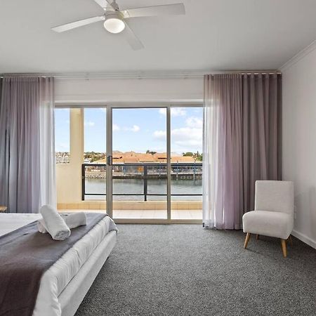 Waterfront Townhouse - Picturesque Marina Views Apartment Port Lincoln Ngoại thất bức ảnh
