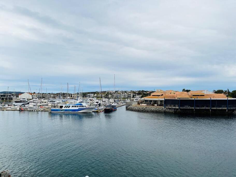 Waterfront Townhouse - Picturesque Marina Views Apartment Port Lincoln Ngoại thất bức ảnh